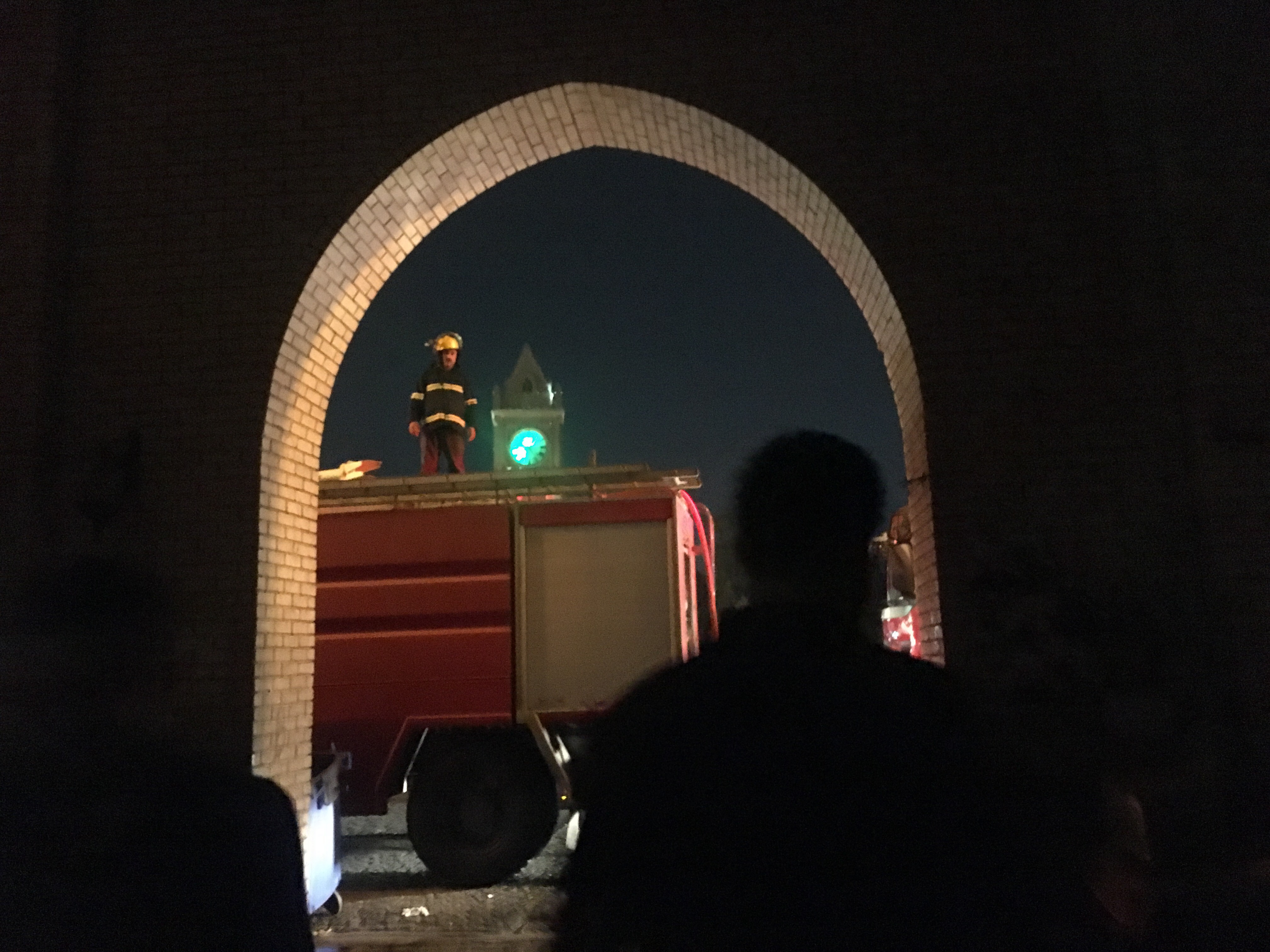 PHOTOS: Firefighters extinguish blaze in Erbil's old market 